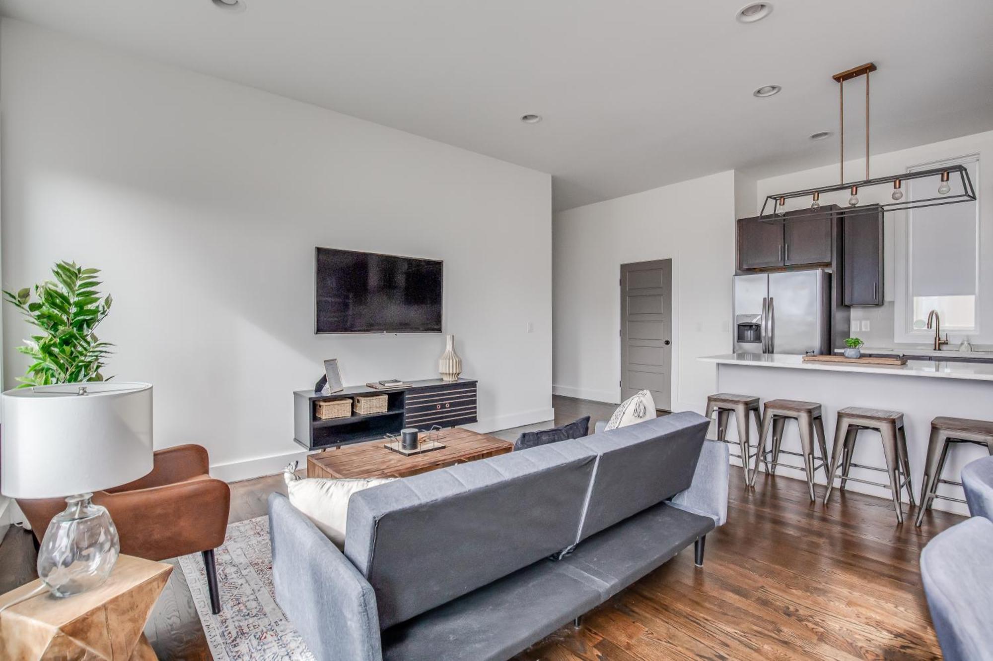 Whiskey House With Rooftop Golf, City Views! 8Min To Downtown! Sleeps 9! Nashville Luaran gambar