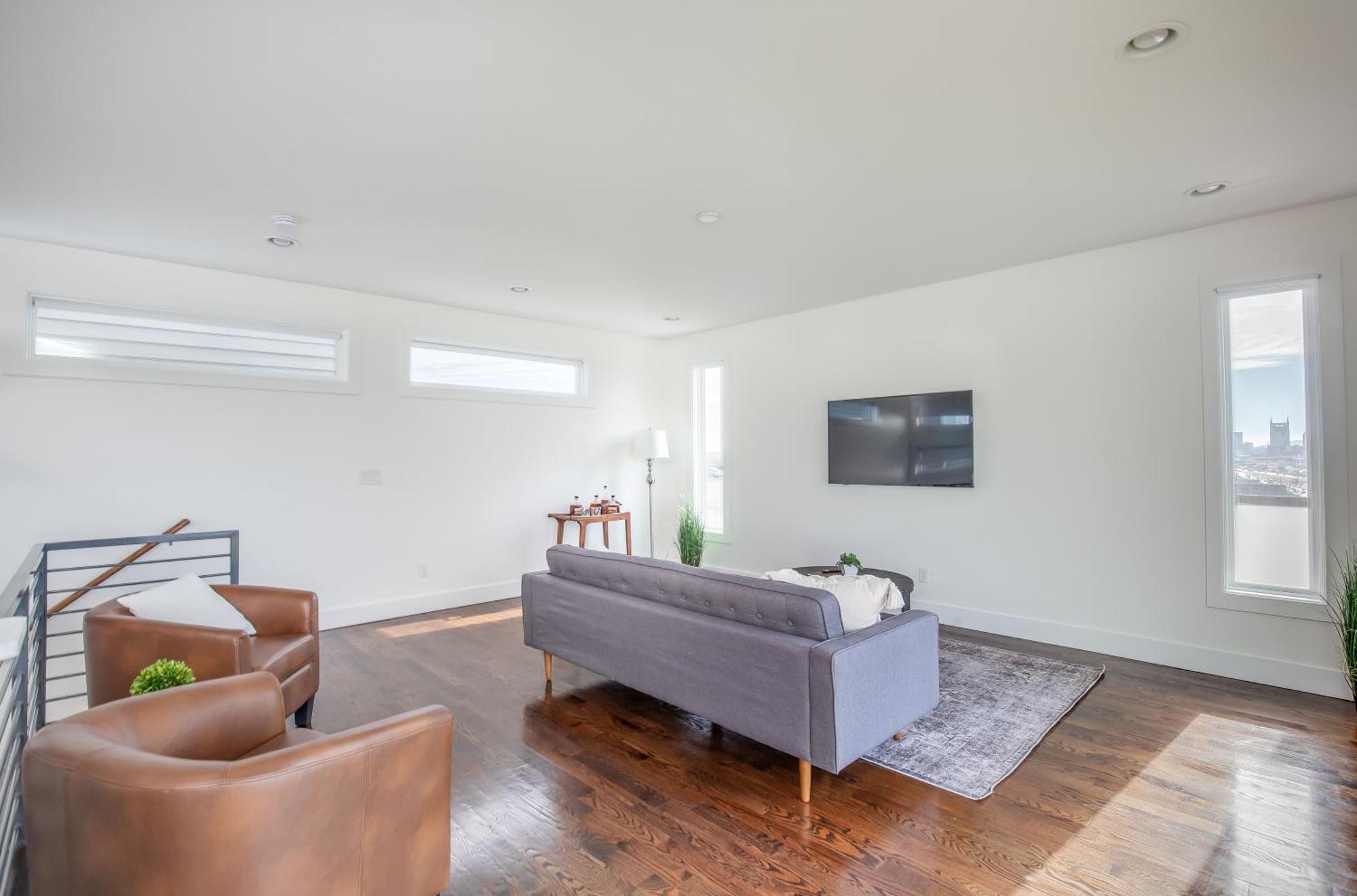 Whiskey House With Rooftop Golf, City Views! 8Min To Downtown! Sleeps 9! Nashville Luaran gambar
