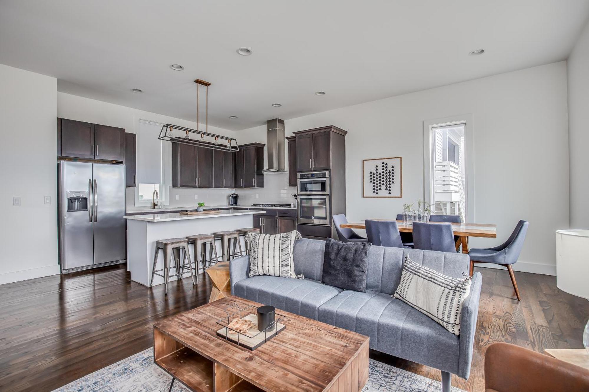 Whiskey House With Rooftop Golf, City Views! 8Min To Downtown! Sleeps 9! Nashville Luaran gambar