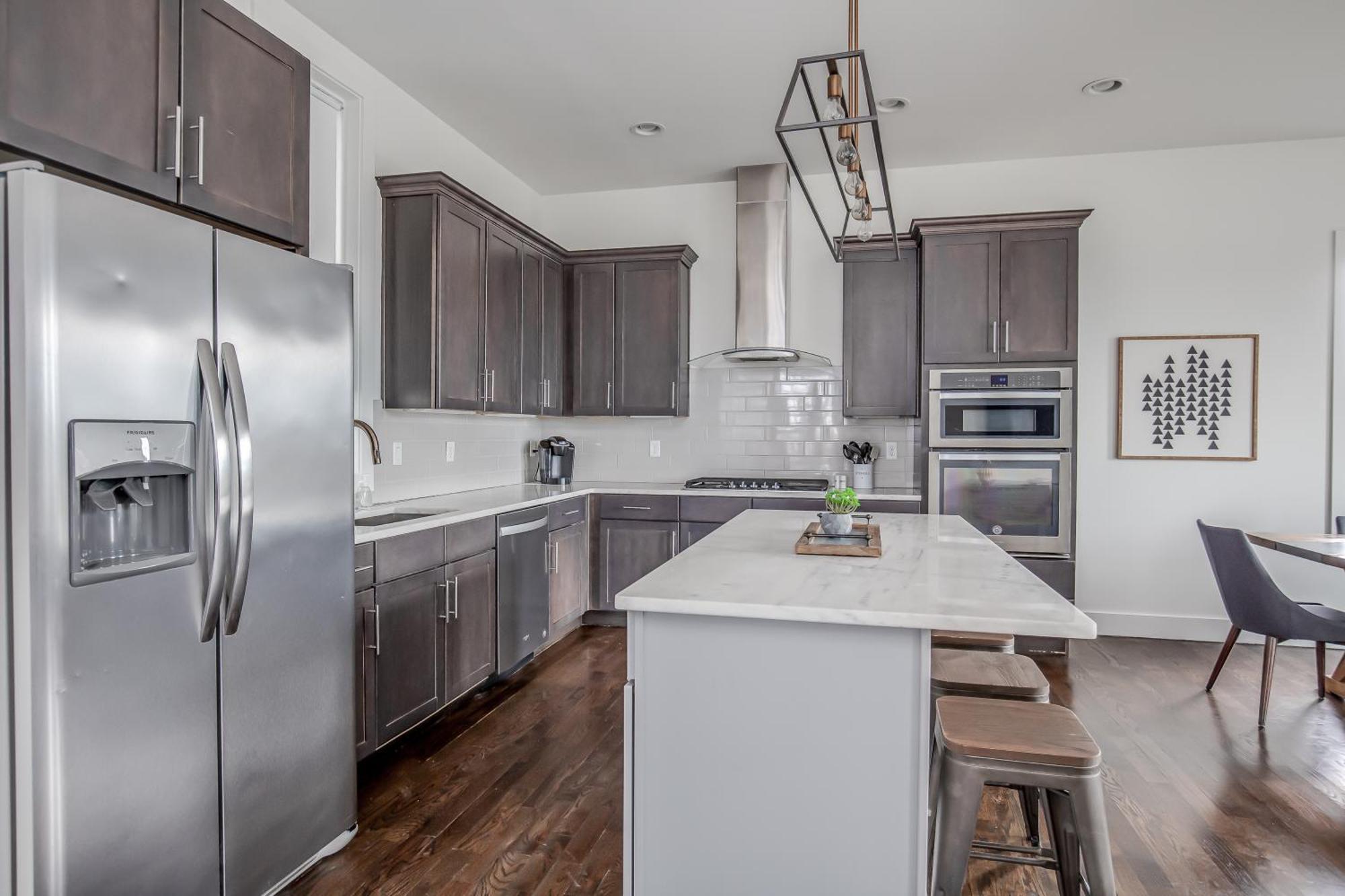 Whiskey House With Rooftop Golf, City Views! 8Min To Downtown! Sleeps 9! Nashville Luaran gambar