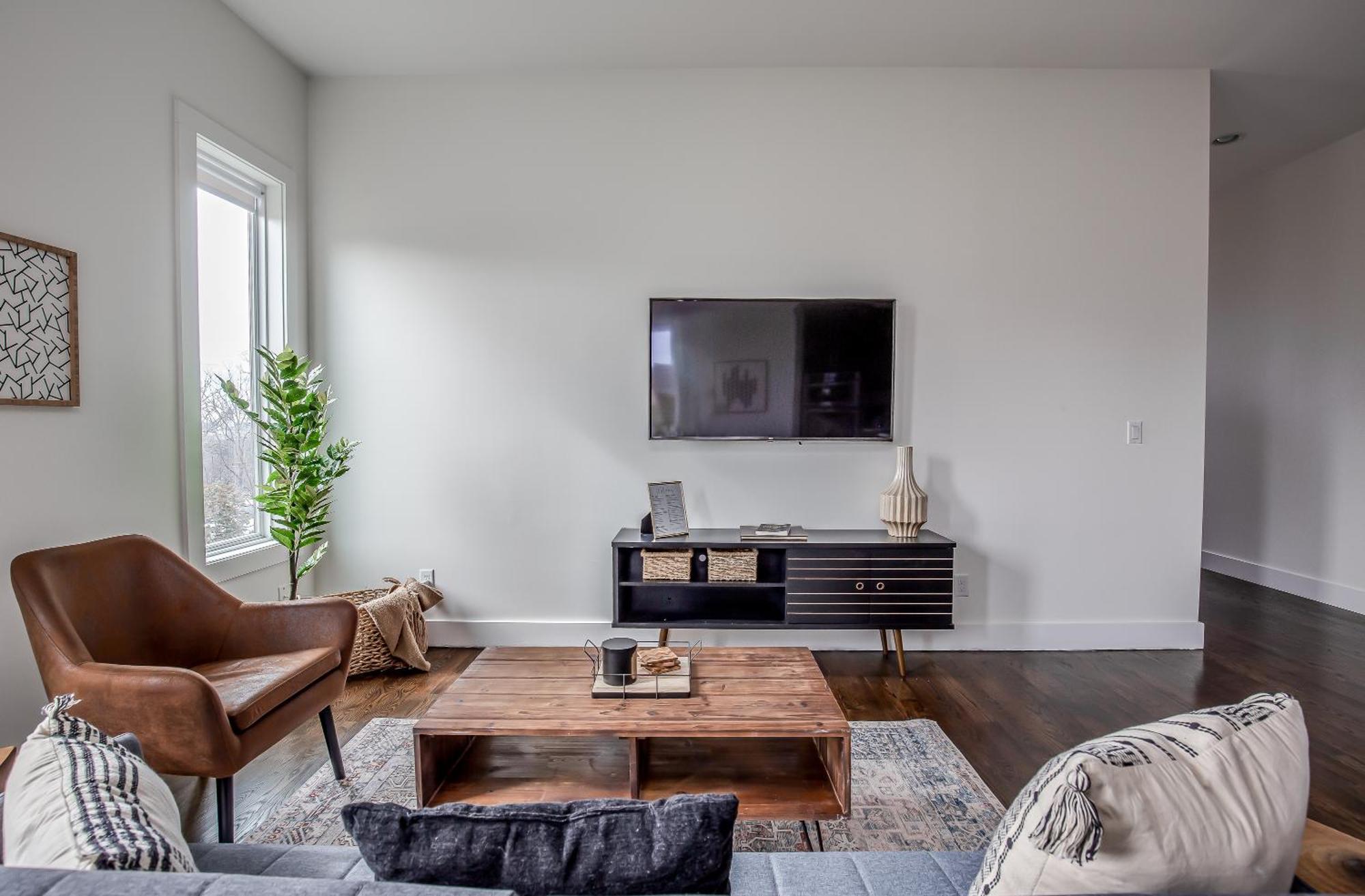 Whiskey House With Rooftop Golf, City Views! 8Min To Downtown! Sleeps 9! Nashville Luaran gambar