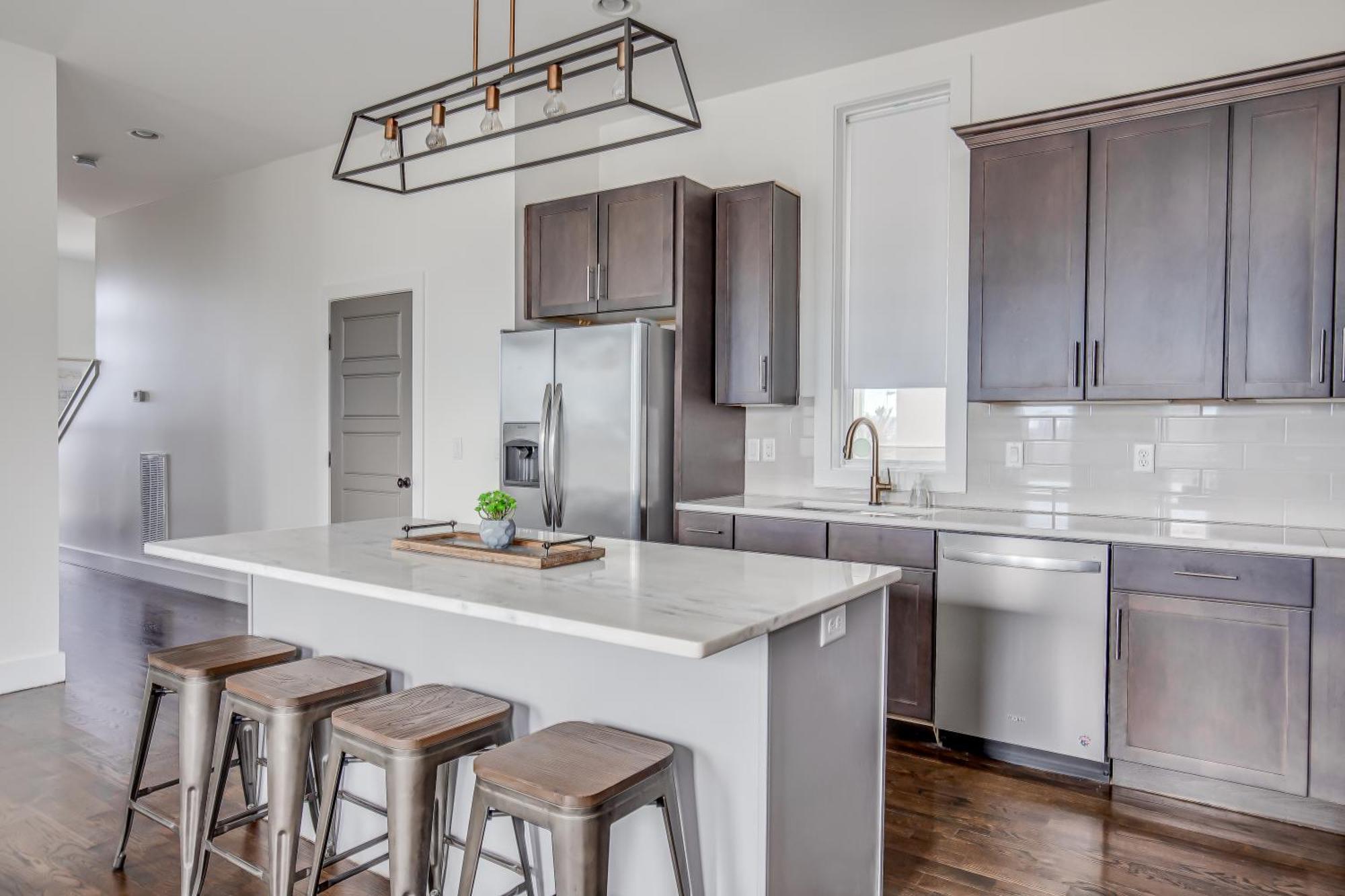 Whiskey House With Rooftop Golf, City Views! 8Min To Downtown! Sleeps 9! Nashville Luaran gambar