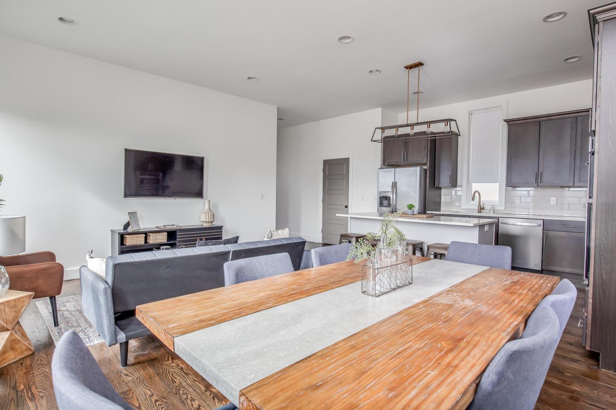 Whiskey House With Rooftop Golf, City Views! 8Min To Downtown! Sleeps 9! Nashville Luaran gambar