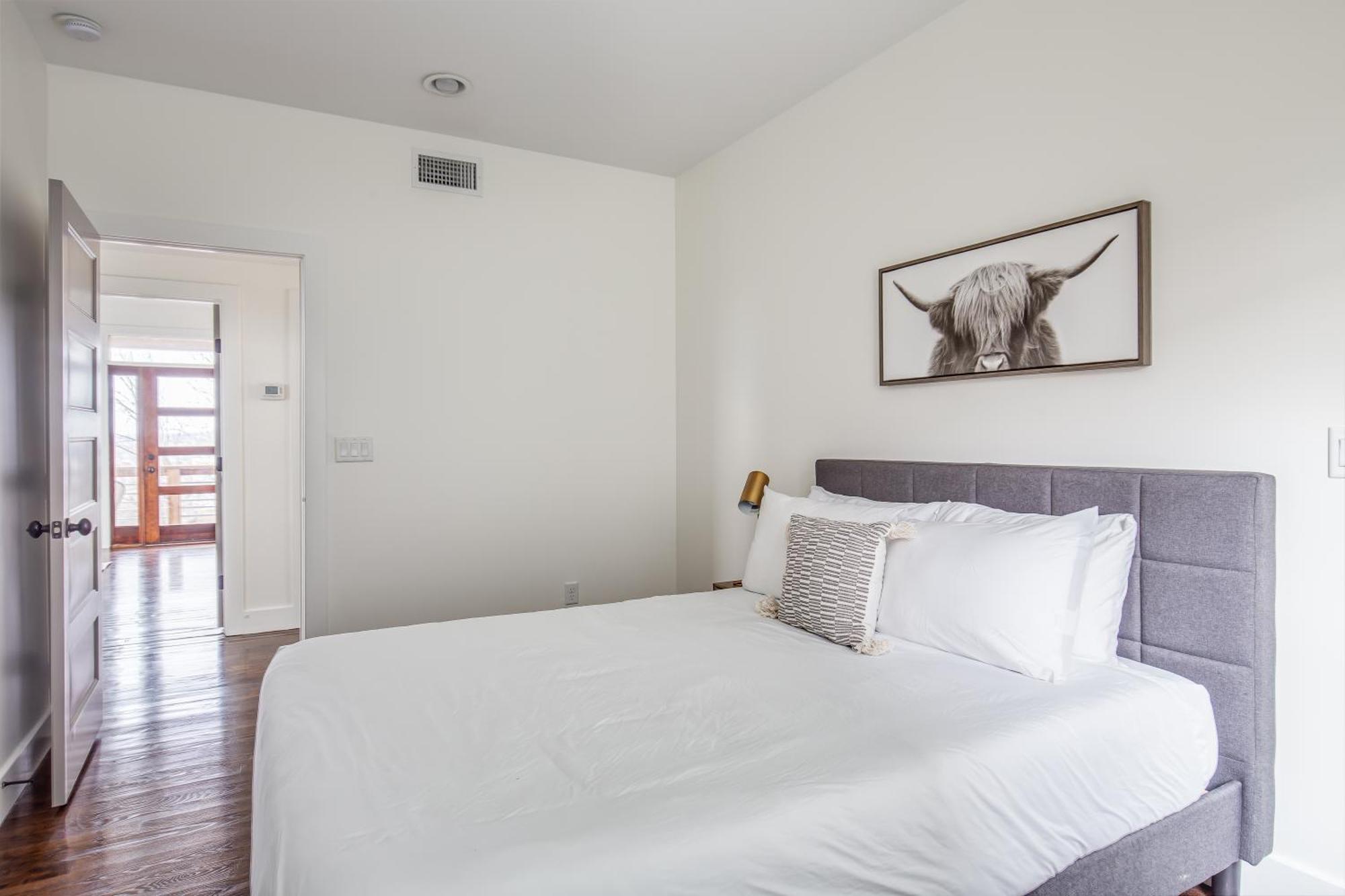 Whiskey House With Rooftop Golf, City Views! 8Min To Downtown! Sleeps 9! Nashville Luaran gambar