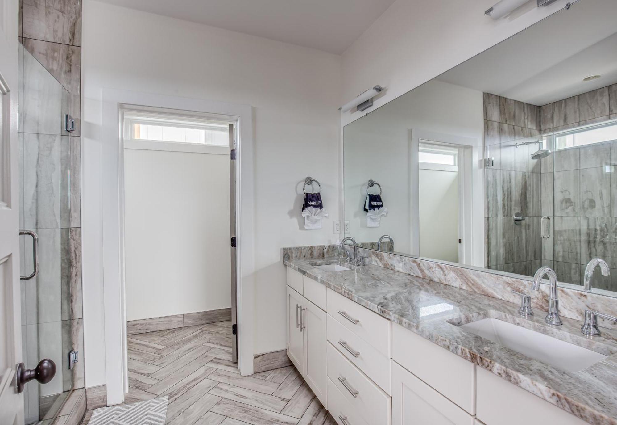 Whiskey House With Rooftop Golf, City Views! 8Min To Downtown! Sleeps 9! Nashville Luaran gambar