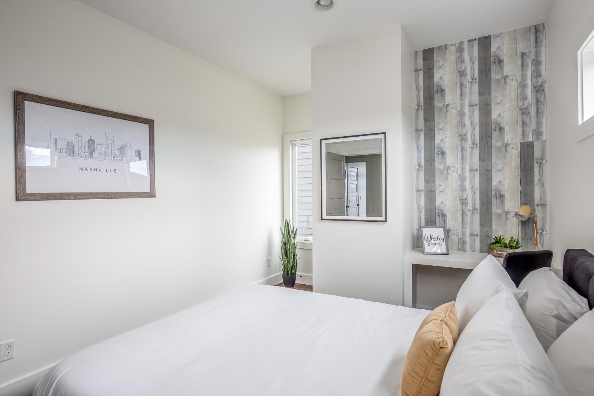 Whiskey House With Rooftop Golf, City Views! 8Min To Downtown! Sleeps 9! Nashville Luaran gambar